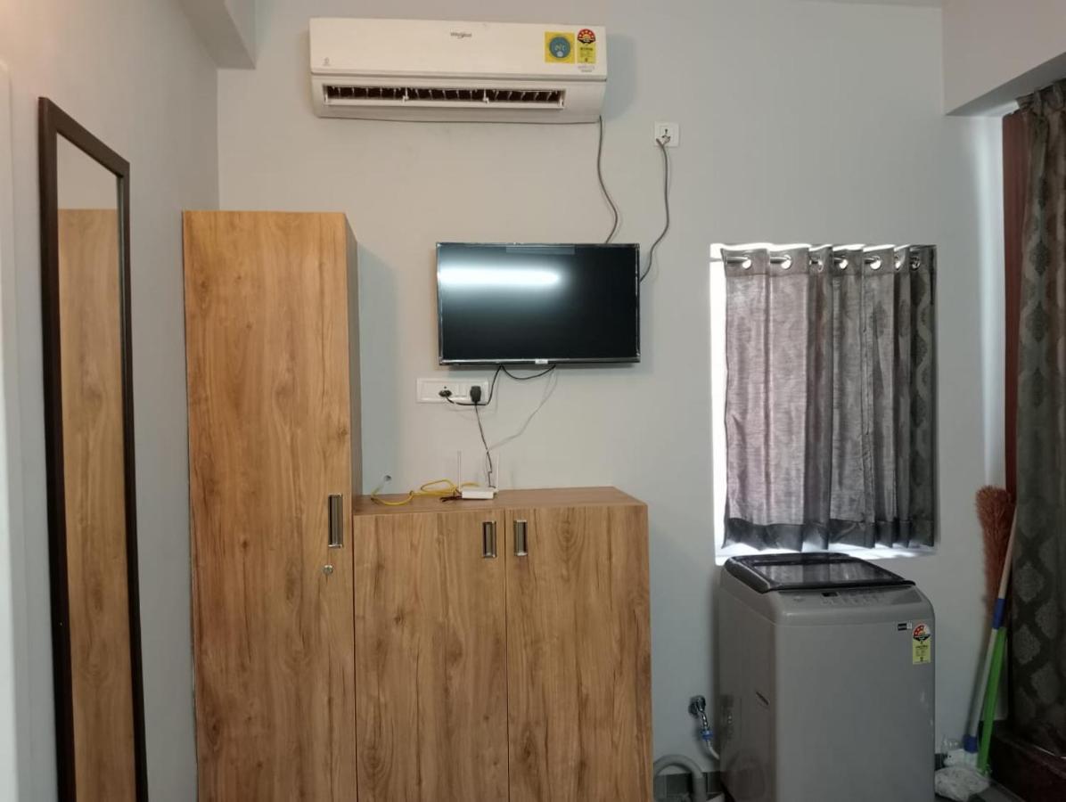 Season 4 Residences - 1Bhk Furnished Apartments Chennai Eksteriør billede